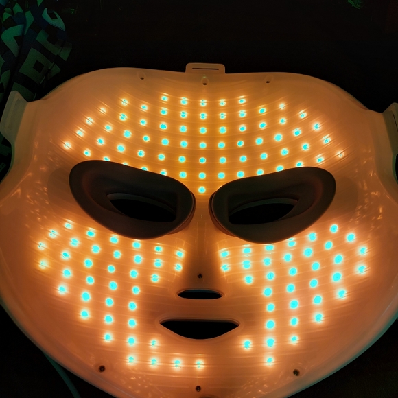 Beauty LED Mask - Picture 4 of 5